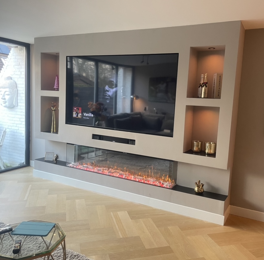 Cinewall op maat met 3D-sfeerhaard, gebouwd door Ferrbouw